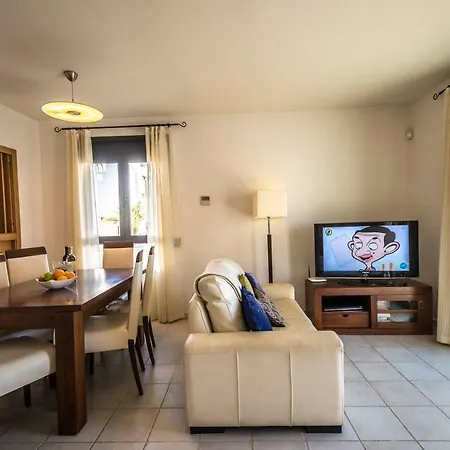 Apartment Casa Connie *